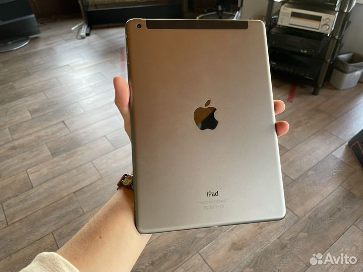 Apple iPad Air A1475 (16 Gb) Wi FI + Celular