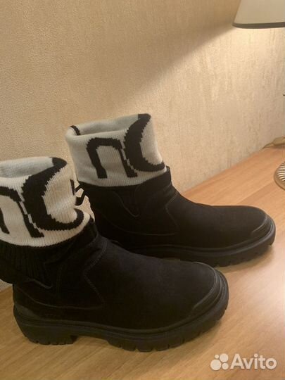 Ботинки женские зимние 38 UGG Martin Knit - Black