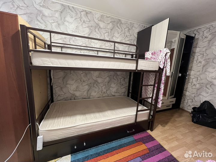 Двухъярусная кровать