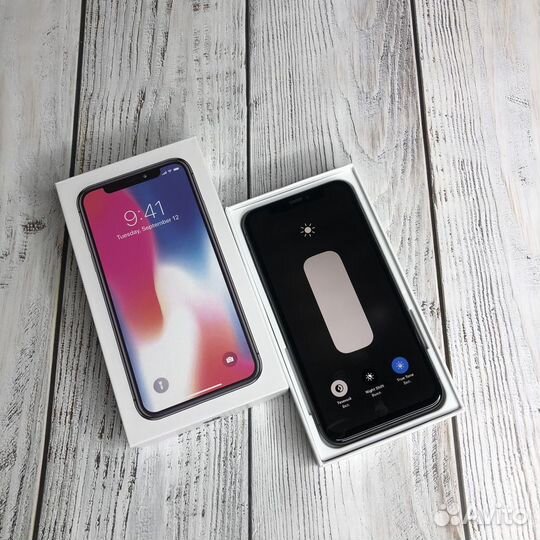 iPhone X, 256 ГБ