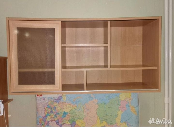 Стол и полка