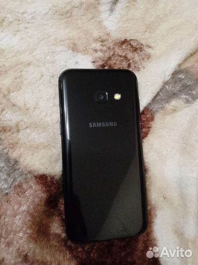 Телефон Samsung galaxy a3 2017