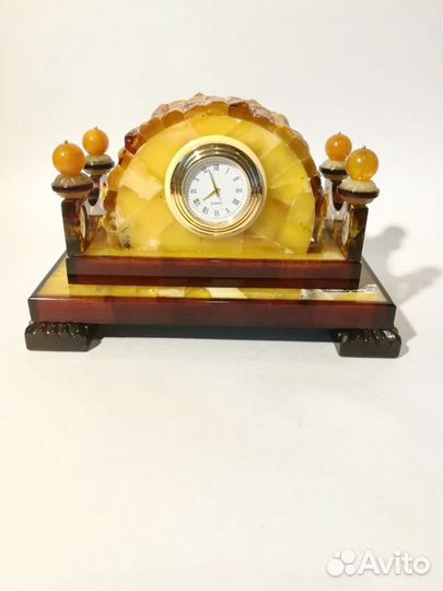 Часы из янтаря