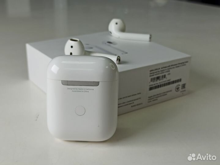 Apple AirPods 2 Wireless charging case