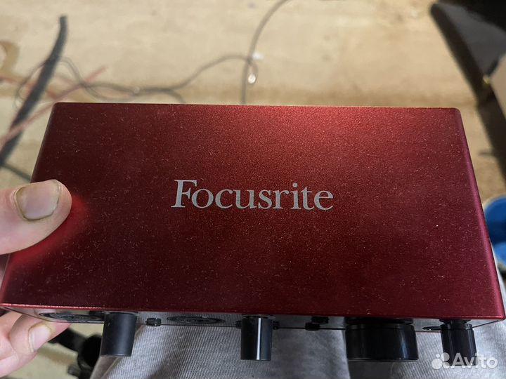 Звуковая карта focusrite scarlett 2i2