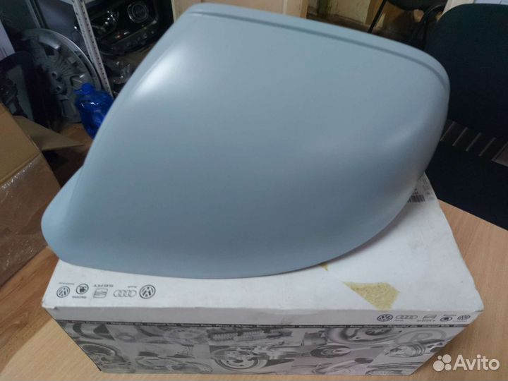 Крышка зеркала левая