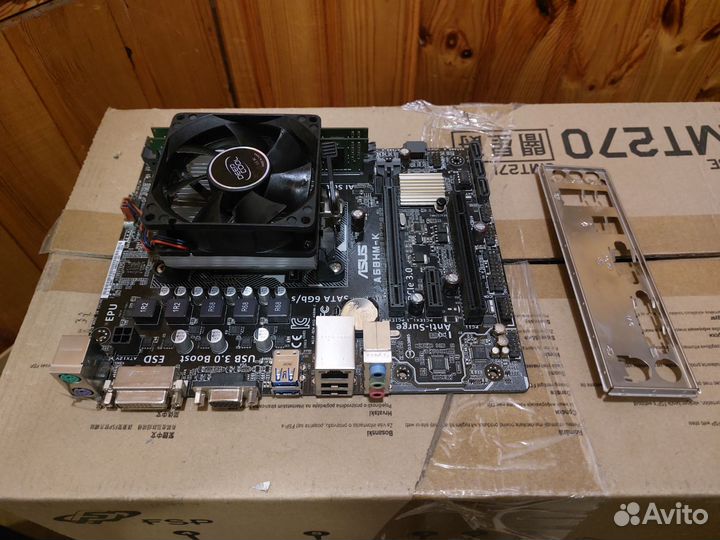 Материнская плата с процессором и памятью AMD