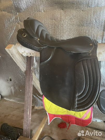 Седло для лошади
