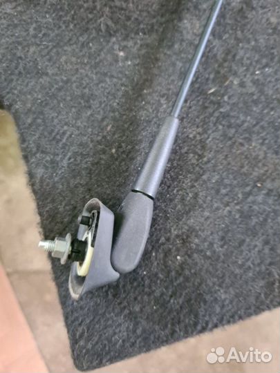 Антенна LADA Largus K4M 2016