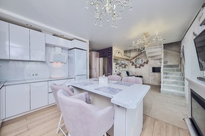 4-к. квартира, 125 м², 14/16 эт.