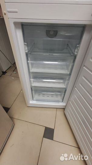 Холодильник SchaubLorenz