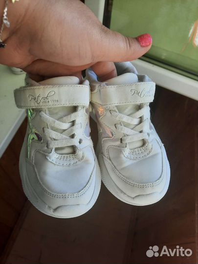 Кроссовки для девочки
