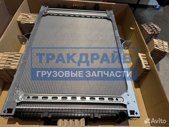 Радиатор с рамкой для Рено Премиум Керакс