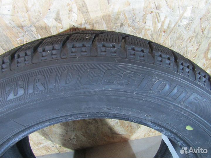 Bridgestone Blizzak VRX 225/60 R17