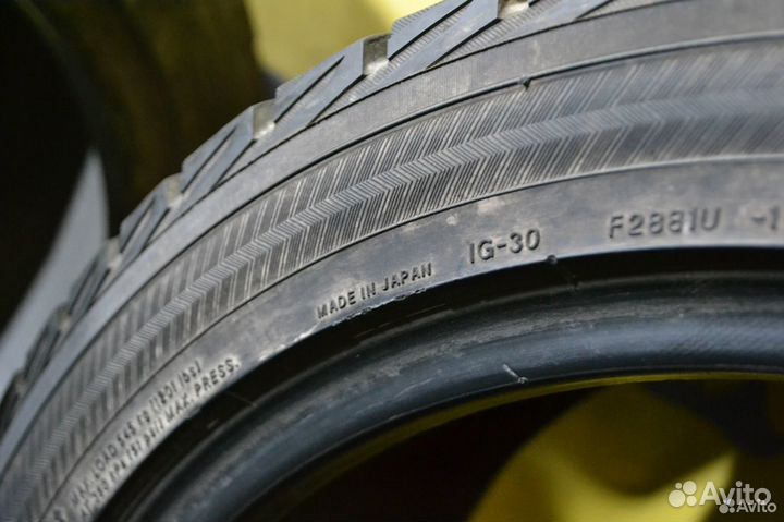 Yokohama Ice Guard IG30 215/45 R17