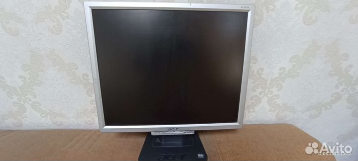 Монитор Аcer и Viewsonic