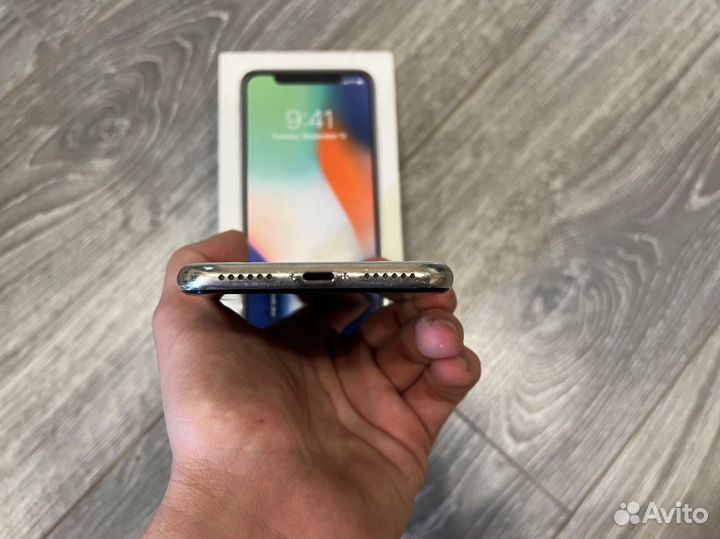 Телефон iPhone X 256 Gb