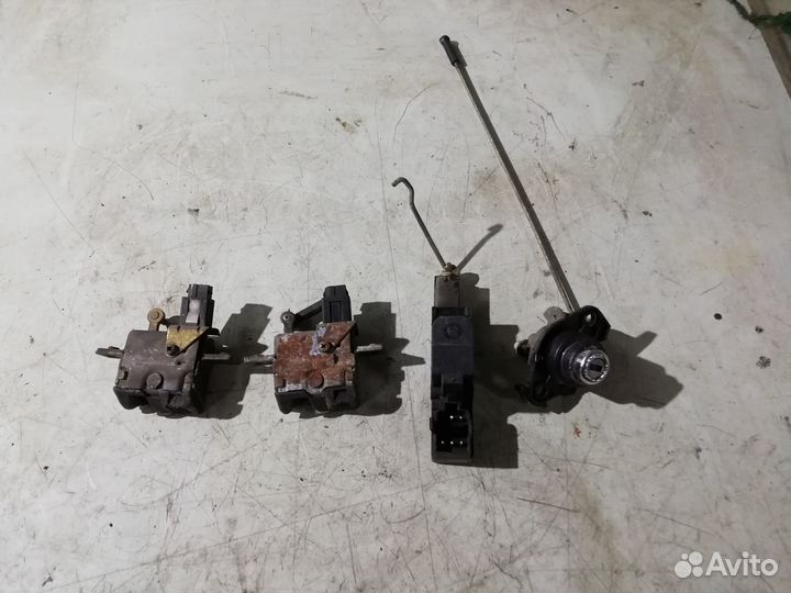 Замок крышки багажника BMW 5 Е34