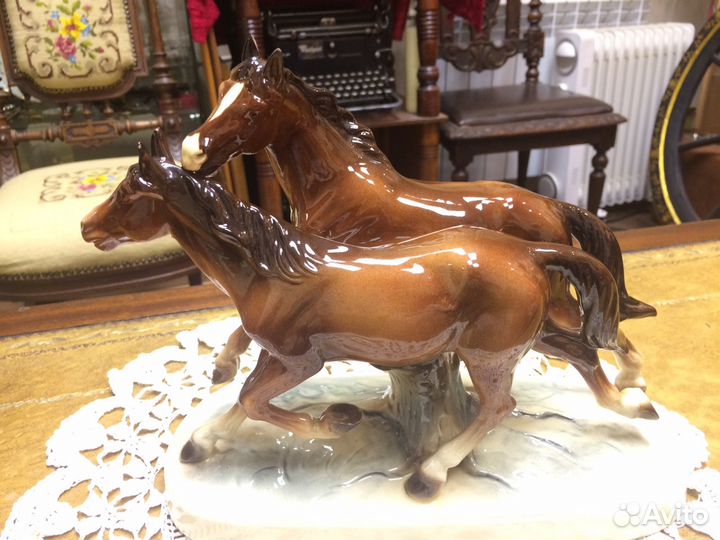 Кони скакуны лошади Антикварные Германия клеймо