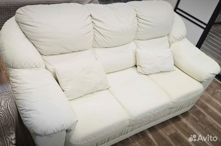 Продам кожаный раскладной диван