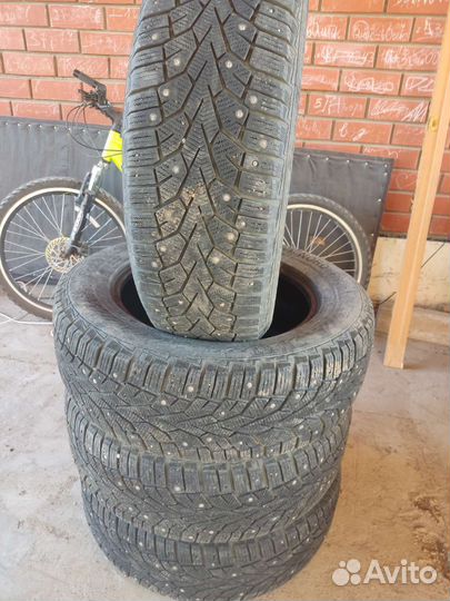 Gislaved Nord Frost 200 SUV 225/65 R17