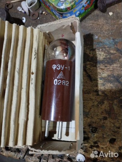 Фотоэлектронный умножитель фэу-1