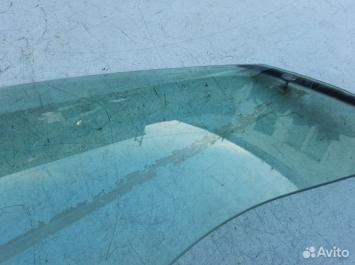 Стекло передней правой двери Audi 80 B3