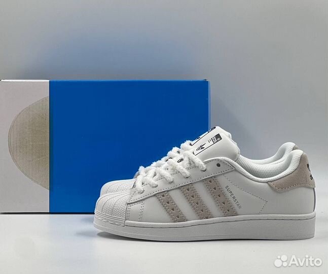 Adidas Superstar