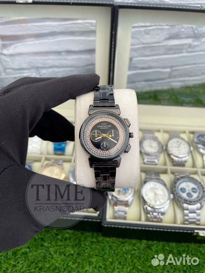 Часы женские Louis Vuitton