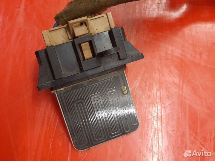 271508H300 Резистор отопителя Nissan