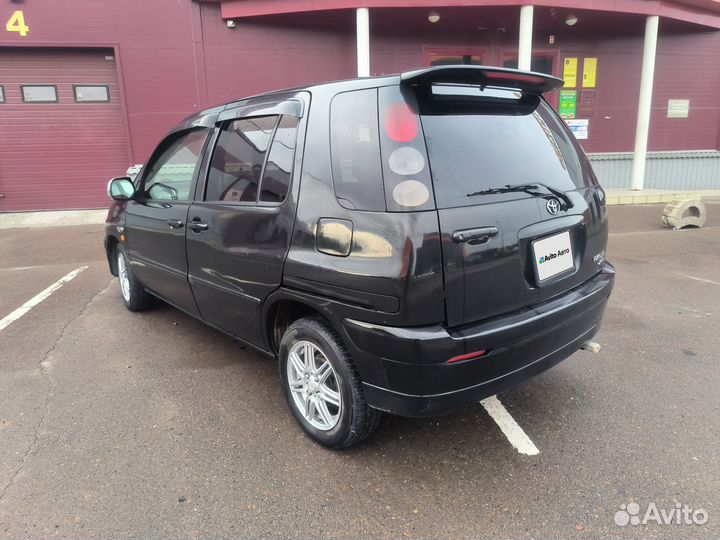 Toyota Raum 1.5 AT, 2000, 271 000 км