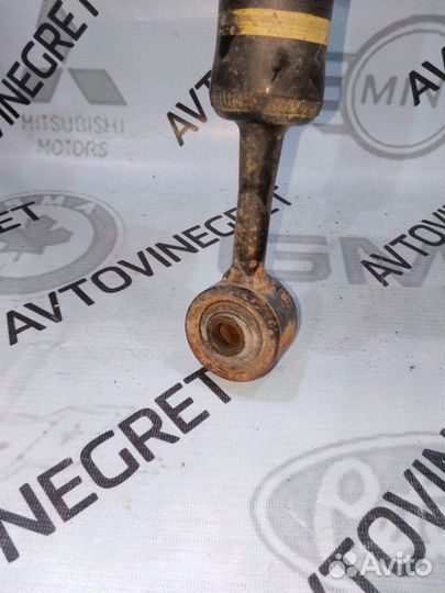 Стойка амортизатор передняя Toyota Hilux