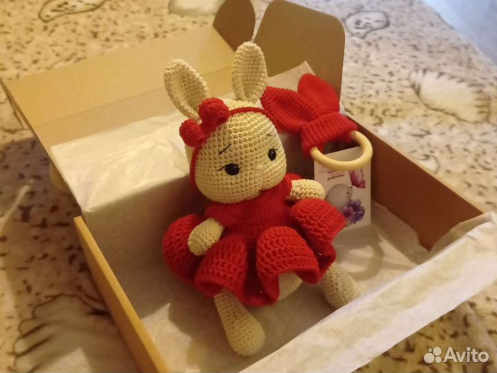 Вязаные игрушки зайка