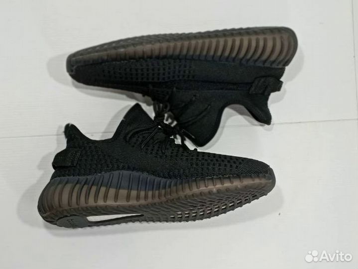 Кроссовки Adidas Yeezy Boost 350 v2