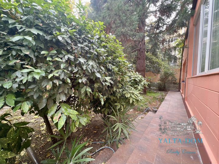 Дом 192,6 м² на участке 6 сот.