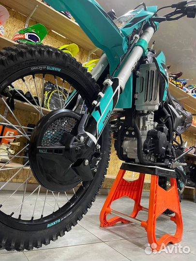 Эндуро мотоцикл Avantis A6 300