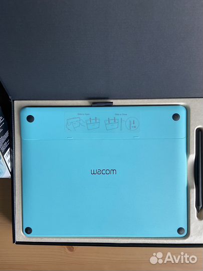 Графический планшет Wacom Intuos Art Blue M