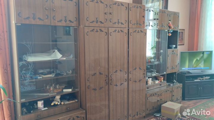 Стенка в грстиную