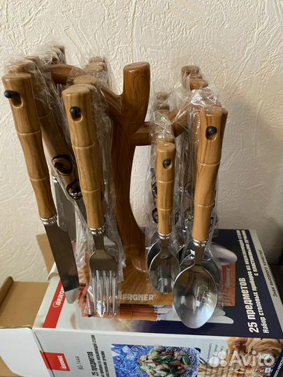 Набор ножей, вилок и ложек