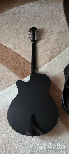 Новая гитара с чехлом