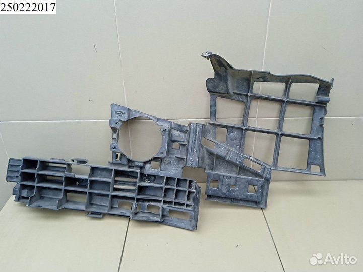 Кронштейн бампера переднего левый Renault Megane 2