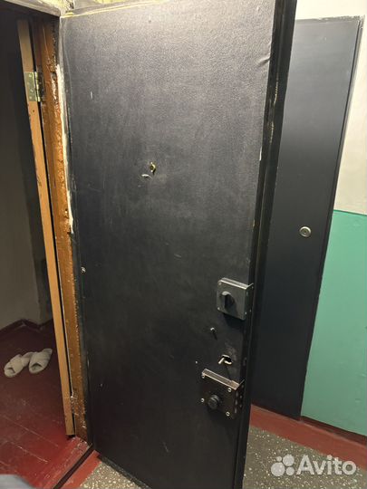 Входные металлические двери бу