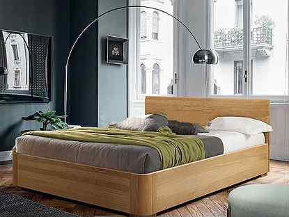 Кровать "Лозанна" с нишей из массива дуба