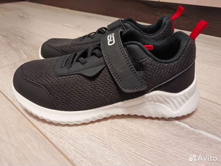 Кроссовки детские