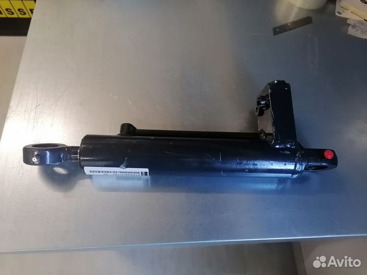 Гидроцилиндр пильного механизма Ponsse H6/Н7/Н73е