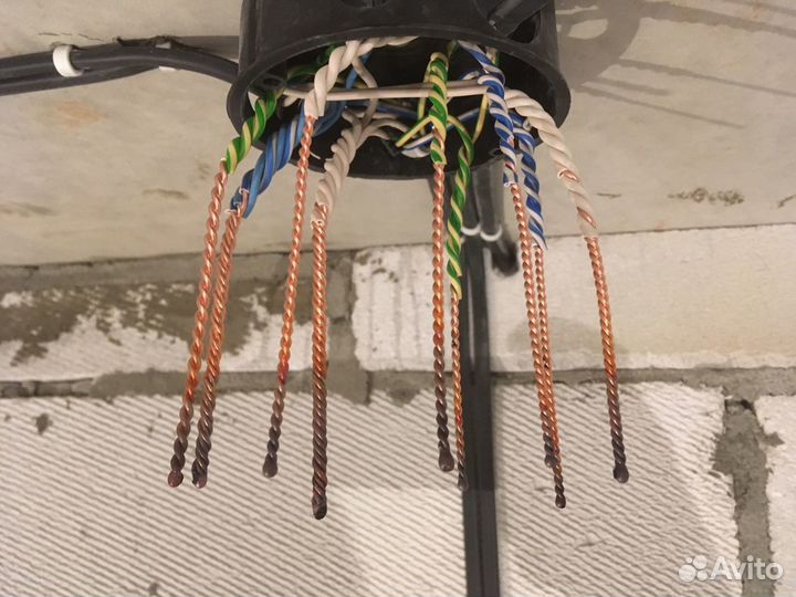 Электрик электромонтажник