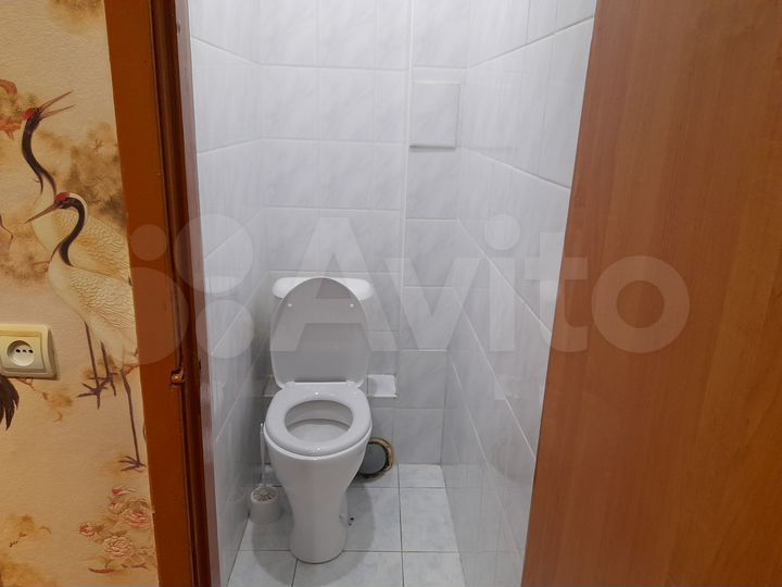 Комната 24 м² в 5-к., 2/5 эт.