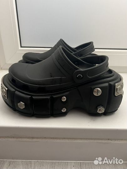 Balenciaga hardcrocs