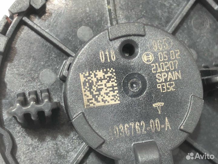 Датчик удара (давления воздуха) Tesla Model Y 2021