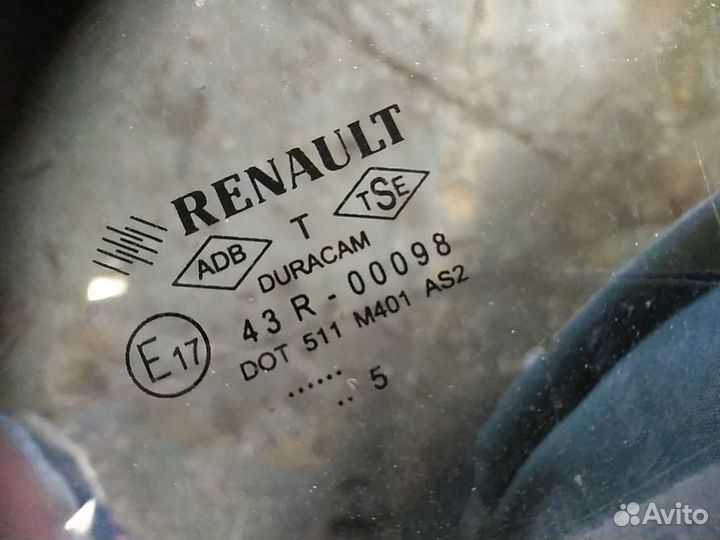 Стекло передней левой двери Renault Megane 2